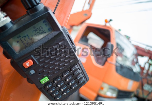 Walkie-talkie,radio communicate,Electric car,\
radio\
transmitter