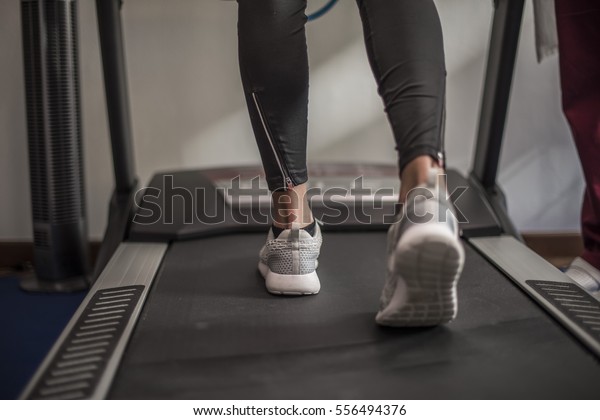 walking barefoot on treadmill