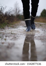 walking rubber boots