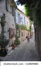 Walking In St. Paul De Vence