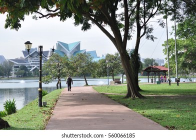 Walking At Tasik Titiwangsa Kuala Lumpur