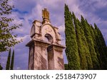 Walking Through Oakland Cemetery Atlanta, GA 