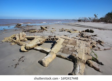 641 House Collapsing Ocean Images, Stock Photos & Vectors | Shutterstock