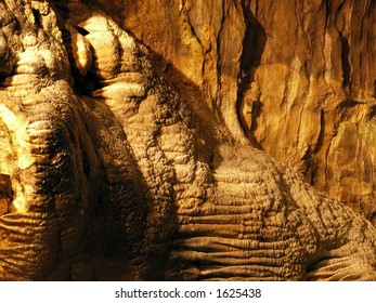 Wall Of Howe Caverns New York