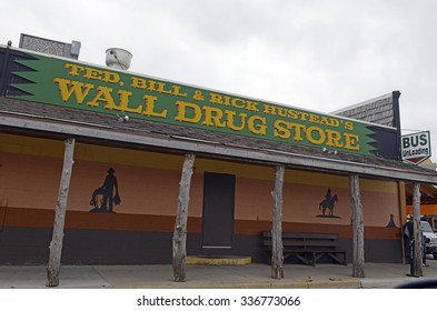 WALL, SOUTH DAKOTA, CIRCA OCTOBER 2015. From Its Humble Beginning As A Small Drug Store, Wall Drug Has Grown Into An International Tourist Attraction For An Otherwise Small Town In Rural South Dakota.