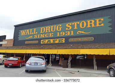 WALL, SOUTH DAKOTA, CIRCA OCTOBER 2015. From Its Humble Beginning As A Small Drug Store, Wall Drug Has Grown Into An International Tourist Attraction For An Otherwise Small Town In Rural South Dakota.