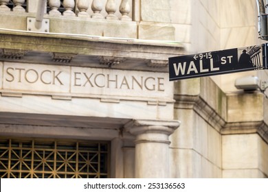 Wall street sign in New York City - Shutterstock ID 253136563