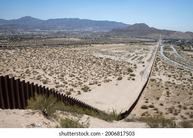 Wall that divides the border between Mexico and the United States in Ciudad Juárez border with El Paso Texas - Shutterstock ID 2006817503