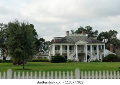 WALLACE, LOUISIANA—JANUARY 2017: View Of The Evergreen Plantation House On Lousiana Highway 18 Seen From The Road. The Movie Django Unchained Was Filmed At This House.