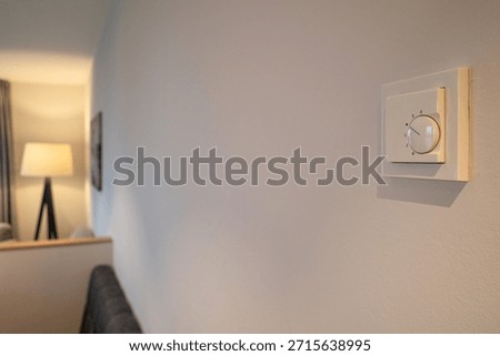 wall-mounted control unit for underfloor heating