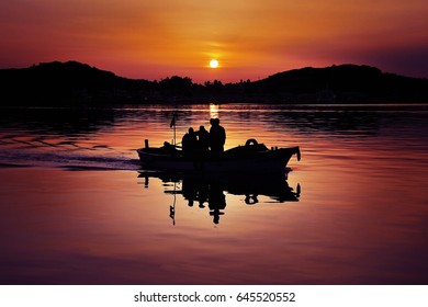 Wallpaper Silhouette Stock Photo 645520552 | Shutterstock