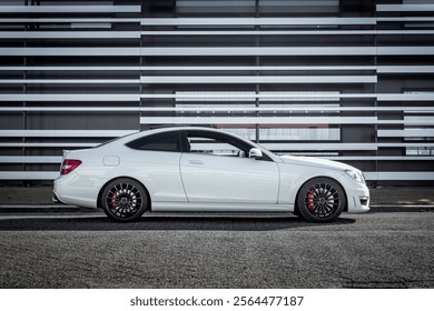 Wallpaper of white German Sports Car Coupe