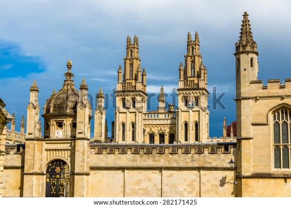 Walls of All\
Souls College in Oxford -\
England