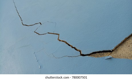 Walls of cracks caused by the collapse of the building. - Shutterstock ID 780007501