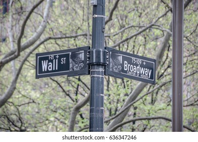 Wallstreet Broadway Sign