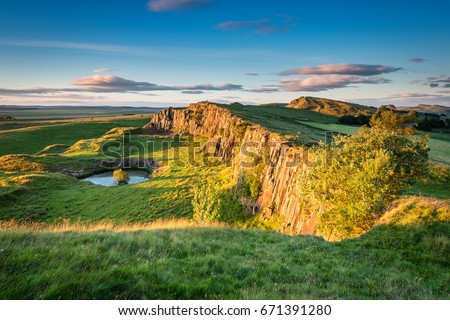 Walltown Crags below Hadrian's Wall / Hadrian's Wall is a World Heritage Site in the beautiful Northumberland National Park. Popular with walkers along the Hadrian's Wall Path and Pennine Way