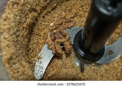 Walnuts In Blender, Walnut Buttere Preparation 