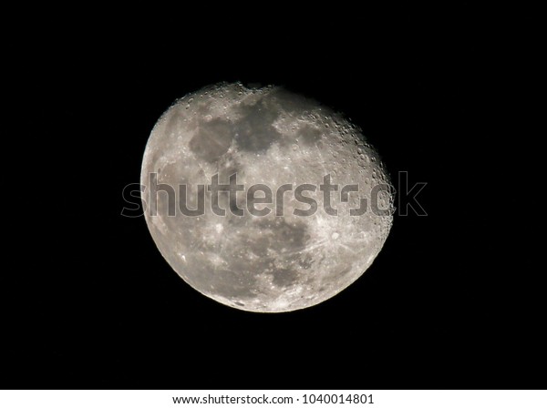 Waning Gibbous Moon Phase on Sunday March 4,\
2018 as seen from\
Kentucky