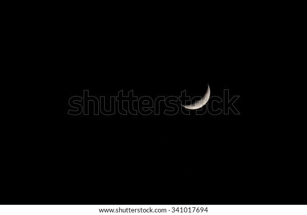 Waning moon, Crescent Moon, Moon, Black background,\
copy space