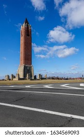 Wantagh, New York - January, 2020: The Jones Beach Water Tower Is Seen On The Wantagh Expressway At The Entrance To Jones Beach In Nassau County, New York