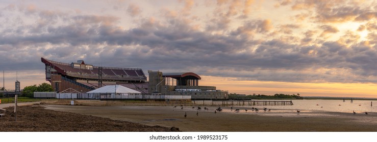 Wantagh, New York - June 10, 2021 : The Northwell Health At Jones Beach Theater During A Vibrant Colorful Sunrise. 
