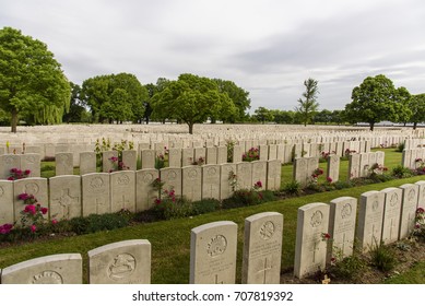 War Memorial From Ww1 Including Graves