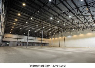 6,537 Big empty warehouse Images, Stock Photos & Vectors | Shutterstock