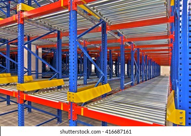 Warehouse Storage View Inside Shelving Metal Pallet Racking System
