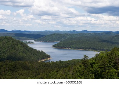 A Warm Afternoon At Broken Bow Lake In Oklahoma, USA.