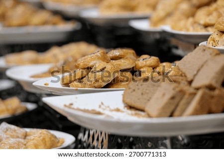 Warm, inviting sliced bread assortment, perfect for any morning spread or bakery display. Entice customers with fresh baked goodness.