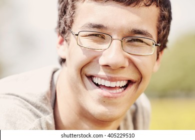 Sonrisa Perfecta Hombre Imagenes Fotos De Stock Y Vectores Shutterstock