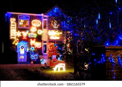 Warminster, Wiltshire, UK - December 28 2017: Christmas Lights, Trees And Decorations Outside A House In Warminster, Wiltshire, England, United Kingdom