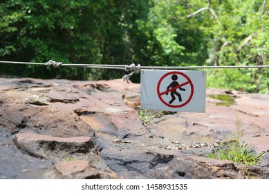 ontour lines warn you of dangerous cliffs.