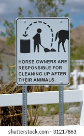 Warning sign for horse owners