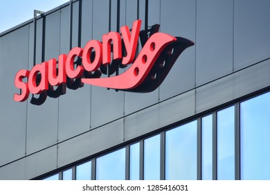 saucony headquarters address