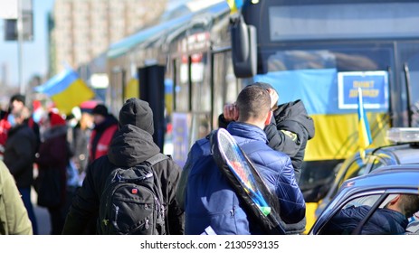Warsaw, Poland. 28 February 2022. The humanitarian crisis in Europe caused by Russia's attack on Ukraine. Ukrainian refugees at the railway station. 