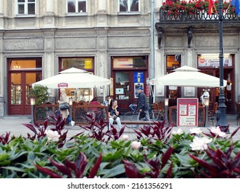 Warsaw, Poland - April30,2012 - Architecture And Lifestyle Of People In Old Town Nowy świat (New World) Of Warszawa (Warsaw) Poland