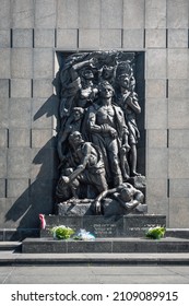 Warsaw, Poland - Aug 24, 2019: Monument To The Ghetto Heroes Sculpted By Nathan Rapoport And Unveiled In 1948 - Warsaw, Poland