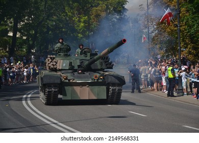 Warsaw, Poland - August, 15, 2017: T-72 Tank During The Polish Armed Forces Day Parade.