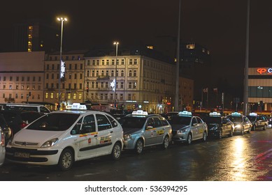 Warsaw, Poland - December 08, 2016: A Taxi Rank Near The Station In Warsaw. The Queue Of Cars Waiting For The Client.