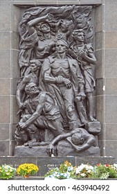 WARSAW, POLAND - OCTOBER 24, 2015: Monument To The Ghetto Heroes In Warsaw, Poland, Sculpted By Nathan Rapoport