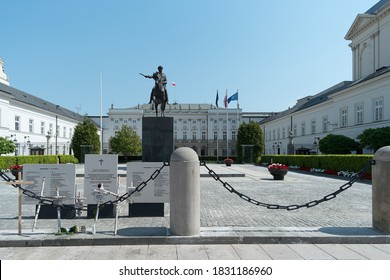 Warsaw/Poland - May 11 2018: Bertel Thorvaldsen's Equestrian Statue Of Prince Józef Poniatowski (copy Of The Destroyed Original), In Front Of The Presidential Palace, Warsaw And Smolensk Air Disaster.