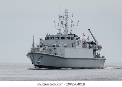 WARSHIP - British Minehunter Sails On The Sea 