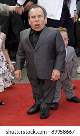 38 Warwick davis Images, Stock Photos & Vectors | Shutterstock