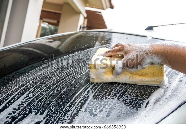 Wash the car and full of
foam bubble.