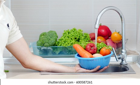  Wash fruits and vegetables