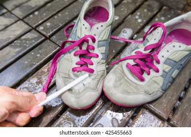 Washing The Dirty Sneakers At Home, Cleaning The Shoes