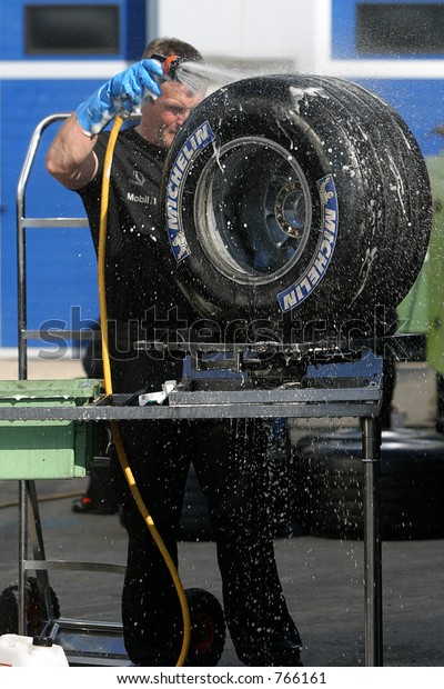 Washing tires\
I