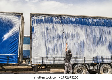 Washing A Truck Manually With Car Shampoo