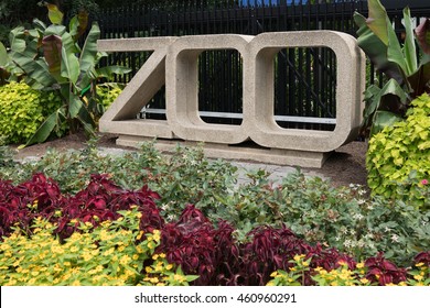 Washington, DC - July 16, 2016: Zoo Sign At Smithsonian National  Zoological Park